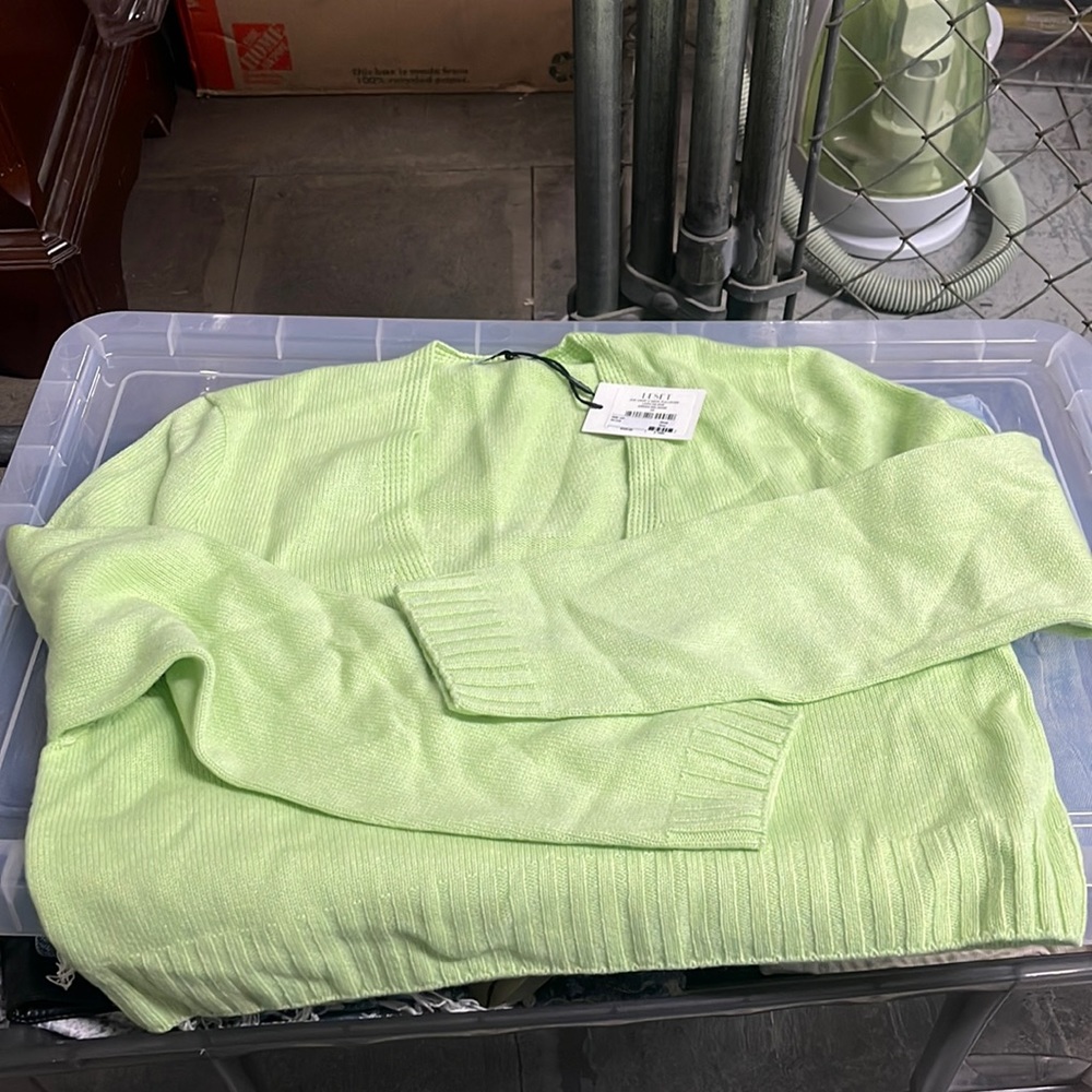 NWT Leset Zoe crop pullover in green